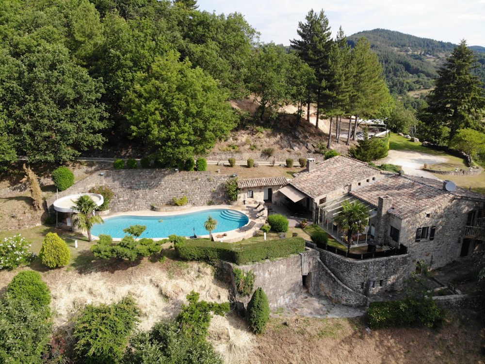 Taillé_0001-1000x750